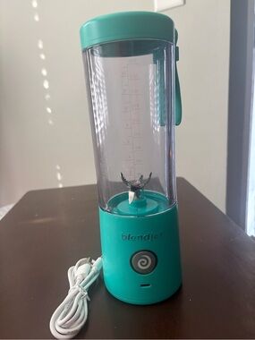 Blendjet portable blender with charger